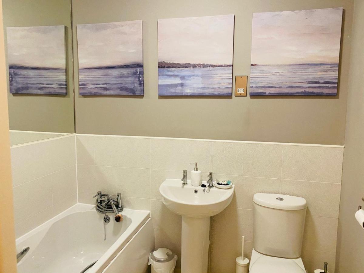 Stunning Sea Views, Luxury Apartment Beaches & Restaurants Are A Short Walk Away New Quay Zewnętrze zdjęcie